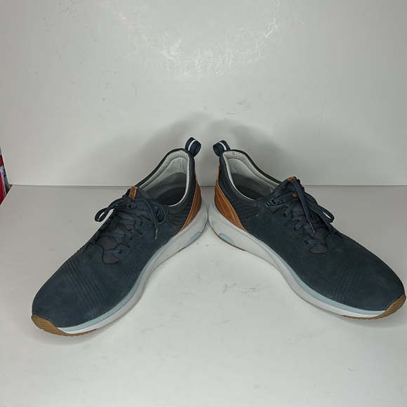 Johnston & Murphy XC4 TR1-Lux Hybrid Shoes - Picture 4 of 16
